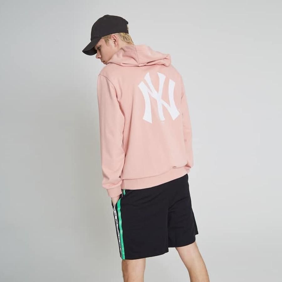 Những mẫu áo nỉ nam thời trang trendy cho tín đồ hàng hiệu