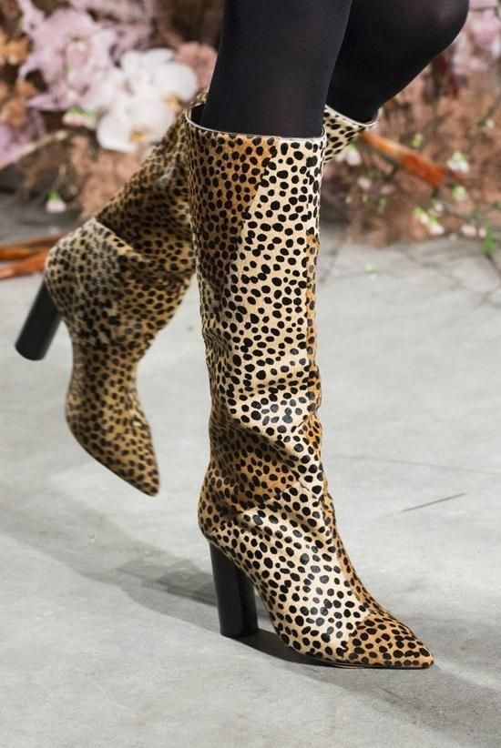 Xu hướng giày boot nữ sành điệu và phá cách cho mùa đông 2025 - 4