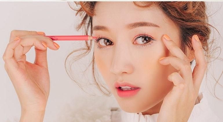 30+ loại kem dưỡng ẩm cho da nhạy cảm thân thiện với làn da và hiệu quả