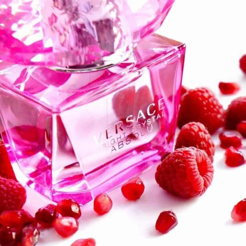 10+ Chai nước hoa Versace hương hoa cỏ quyến rũ, huyền bí cho cả nam và nữ