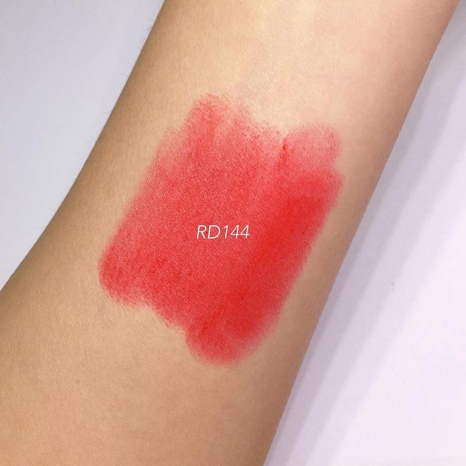 Review 3 màu son Shu Uemura Amplified vỏ đen trendy 2025