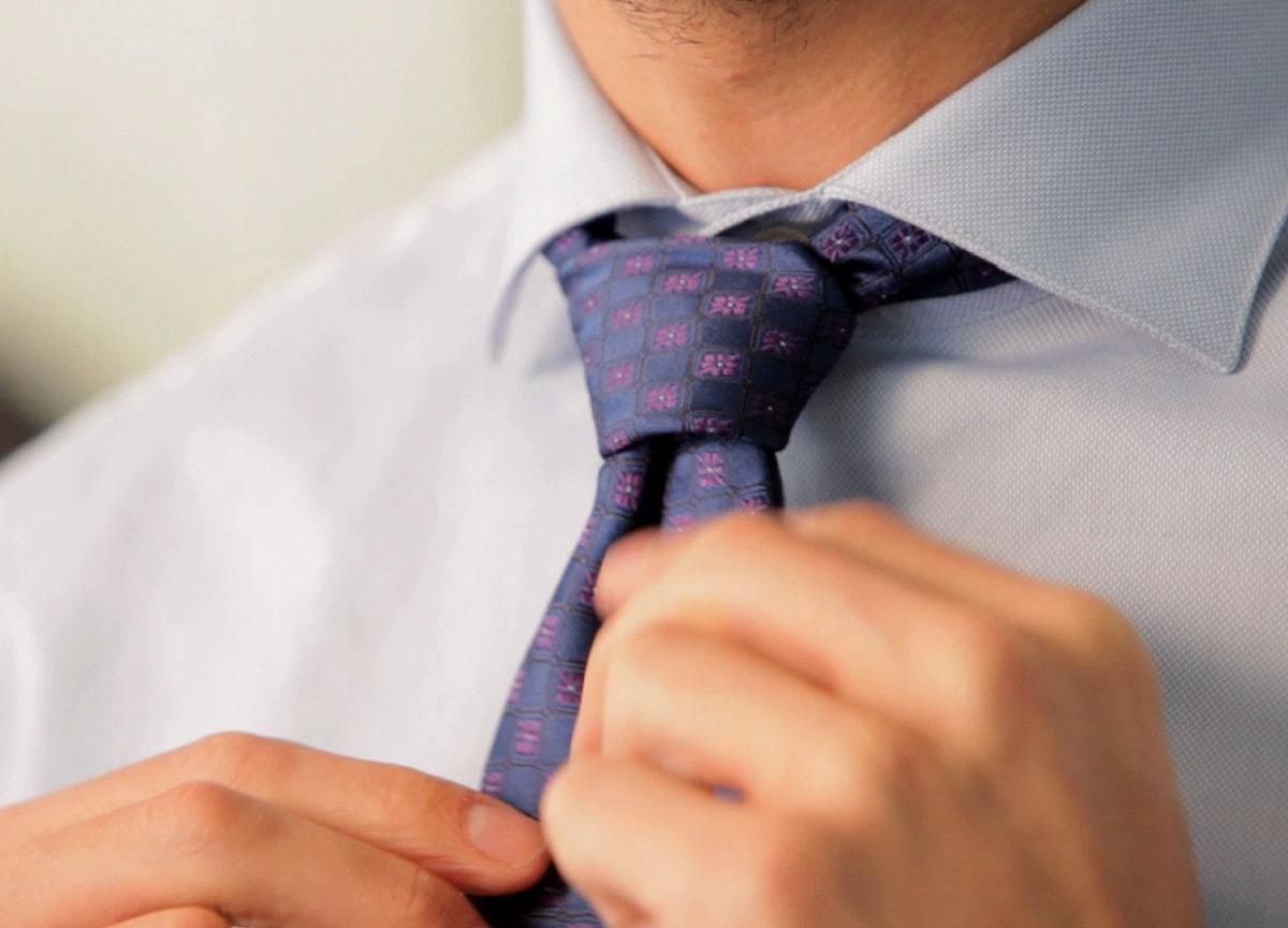 8 món đồ làm nên quý ông lịch lãm khi dự tiệc cuối năm
