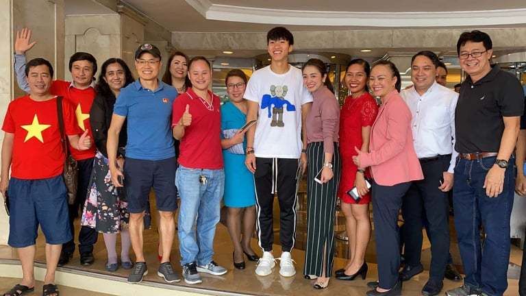 Áo Phông Kaws x Uniqlo UT Họa Tiết Xanh Cho Mùa Hè Size S - Thời trang - Vua Hàng Hiệu