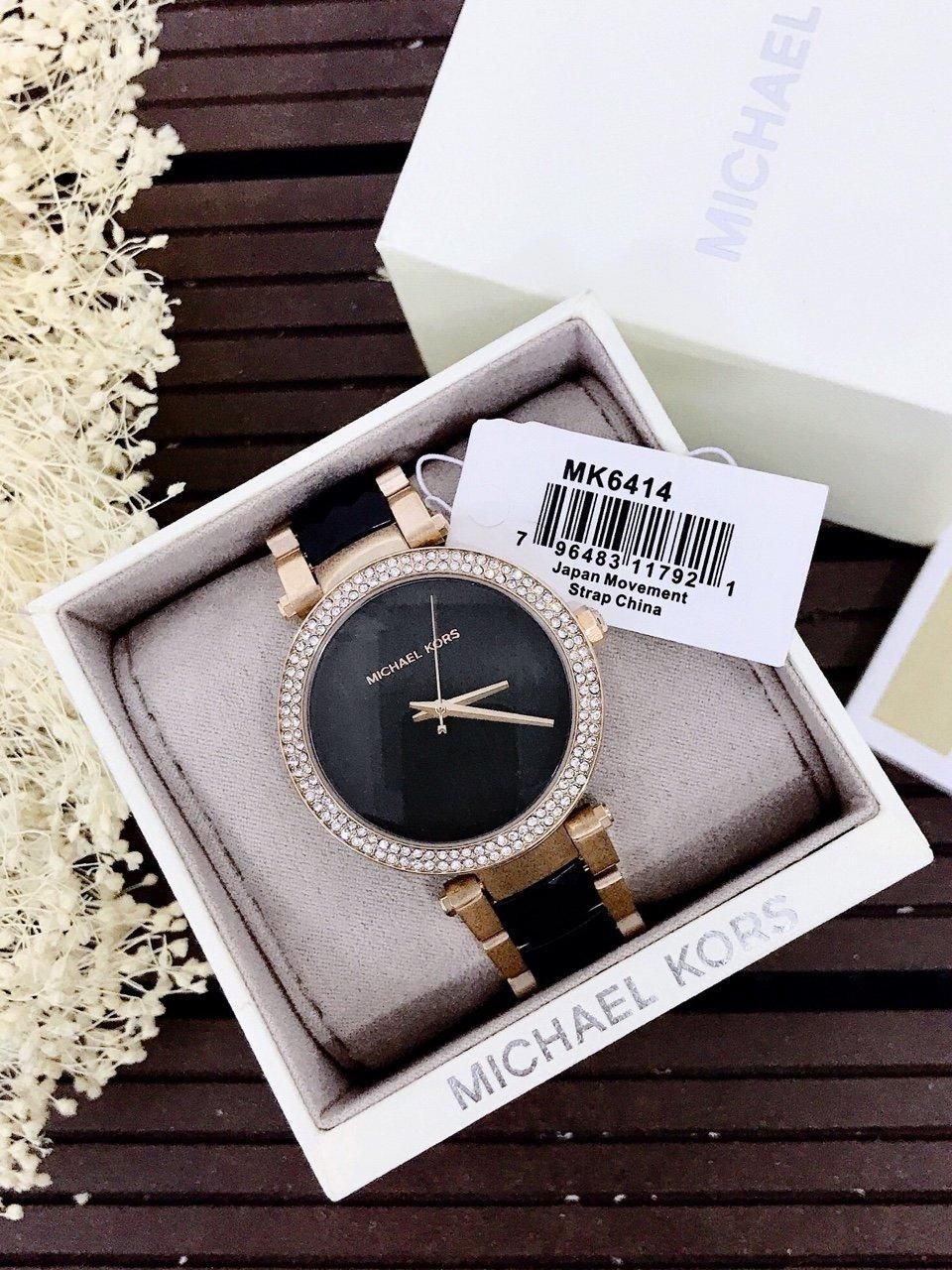 Những mẫu đồng hồ Michael Kors dây kim loại đen bí ẩn và sang trọng - 1