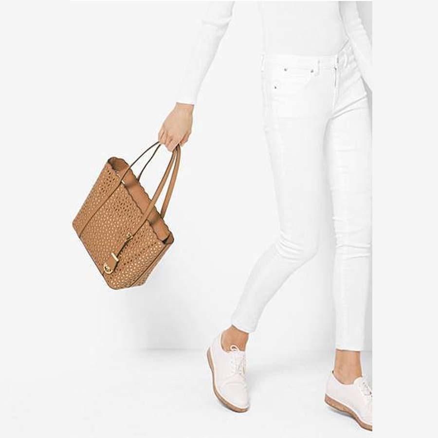 25 mẫu túi xách nữ hiệu Michael Kors thanh lịch và thời trang