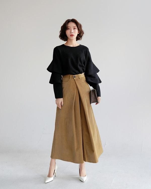 Cách kết hợp quần lửng ống rộng với áo và giày theo xu hướng thời trang trendy