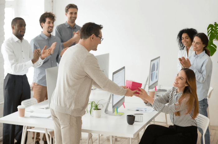 Ý nghĩa thực sự của việc tặng giày là gì? Gợi ý các mẫu giày tặng trong dịp Tết - 6