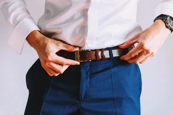 Gợi ý cách chọn chiều dài thắt lưng nam vừa vặn cho dáng người