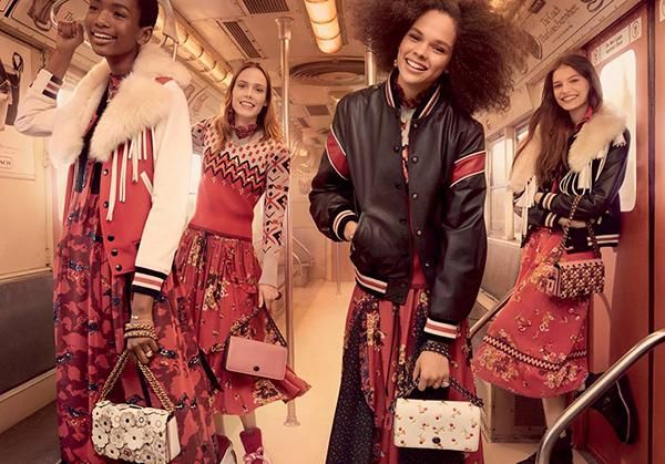 Ví cầm tay nam Coach chính hãng giá bao nhiêu? Các mẫu trendy 2025 - 2