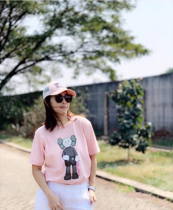 Áo phông Kaws x Uniqlo chính hãng giá bao nhiêu? Địa chỉ mua áo Kaws real giá tốt
