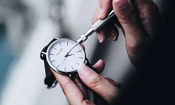 Đồng hồ Sapphire nam giá bao nhiêu 13+ mẫu chính hãng dưới 5 triệu đồng - 5