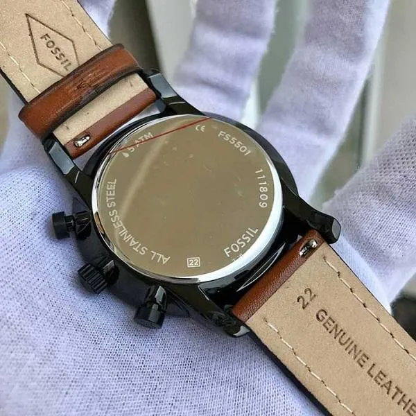 Đồng hồ Fossil giá bao nhiêu? Cách kiểm tra đồng hồ hiệu Fossil thật giả chính xác