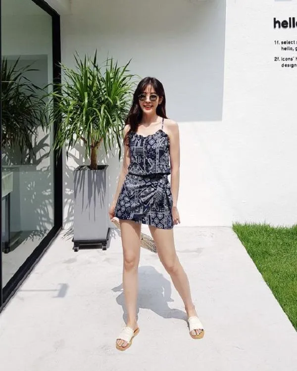 Mặc jumpsuit ngắn và dài đi giày gì để tôn được vóc dáng 