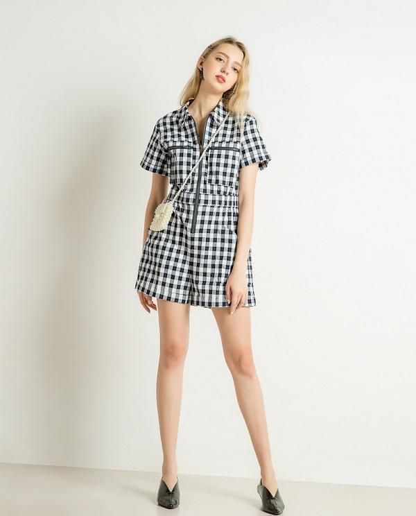 Mặc jumpsuit ngắn và dài đi giày gì để tôn được vóc dáng 