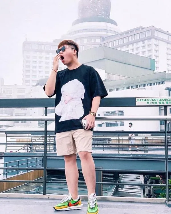 Cách phối đồ với áo thun unisex in hình biểu cảm em bé cho nam và nữ