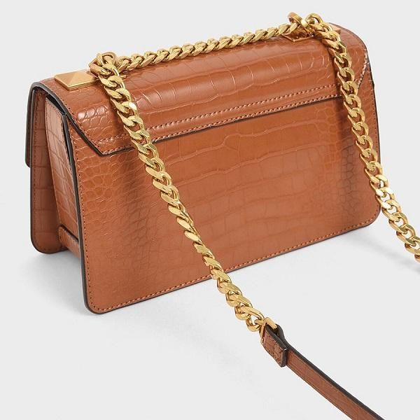 Giải đáp túi xách Charles & Keith chính hãng giá bao nhiêu? Địa chỉ mua uy tín