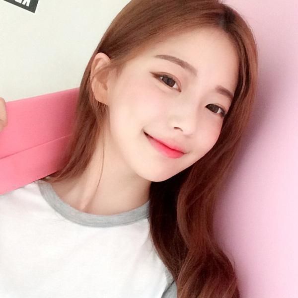 [HƯỚNG DẪN] Tất tần tật về trang điểm đánh má hồng cho nàng thêm xinh