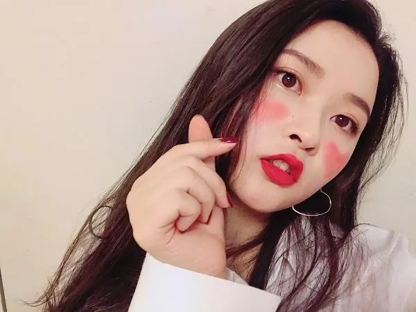 [HƯỚNG DẪN] Tất tần tật về trang điểm đánh má hồng cho nàng thêm xinh