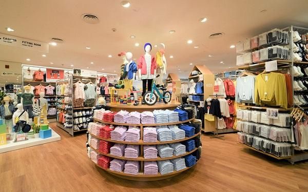 [HOT] Giảm giá toàn bộ sản phẩm Uniqlo dịp khai trương tại Vua Hàng Hiệu - 2