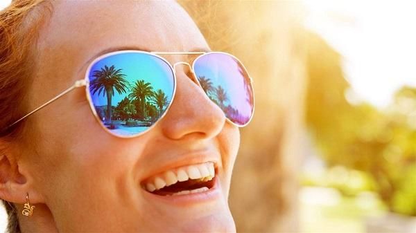 Bạn đã biết cách chọn mắt kính mát chống tia UV chất lượng và thời trang?