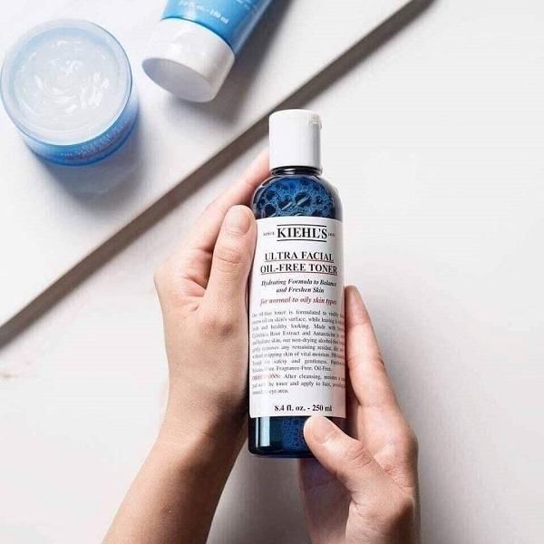 Review 11 loại nước hoa hồng cho da dầu mụn nhạy cảm “đáng đồng tiền bát gạo”