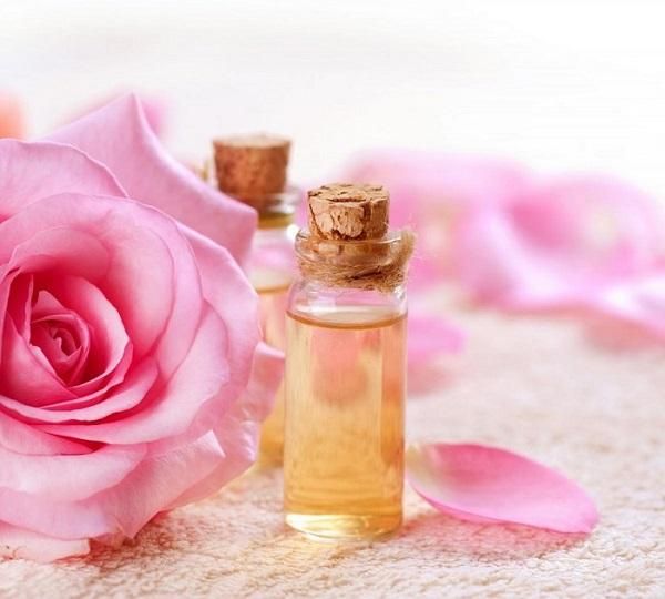 Review 11 loại nước hoa hồng cho da dầu mụn nhạy cảm “đáng đồng tiền bát gạo”