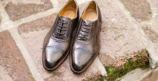 7 cách làm giảm độ trơn trượt của đế giày mới tự tin hơn trong từng bước đi