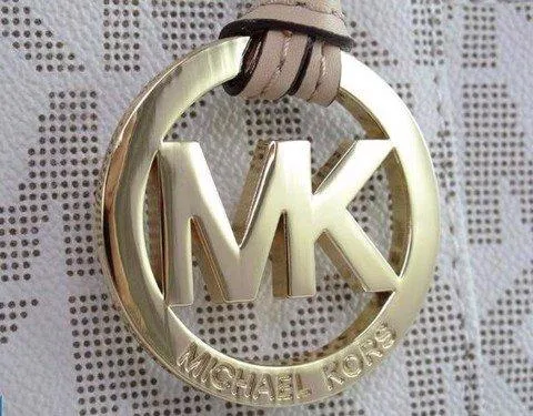 9 cách phân biệt túi xách MICHAEL KORS chính hãng nhanh và uy tín