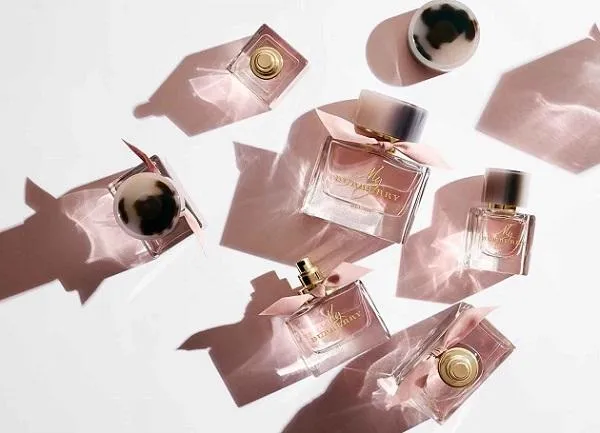 5 cách nhận biết kiểm tra nước hoa Burberry chính hãng đơn giản chuẩn xác - 7