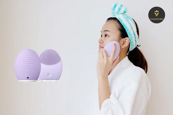 Công dụng và cách dùng các dòng máy rửa mặt Foreo Luna rất chi tiết