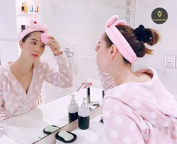 Công dụng và cách dùng các dòng máy rửa mặt Foreo Luna rất chi tiết