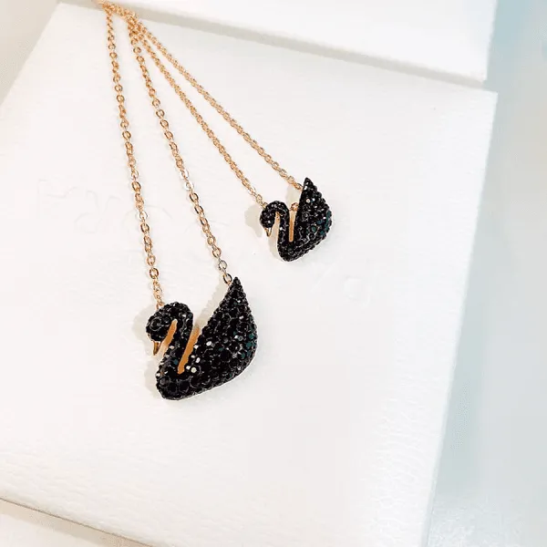 Top 5 mẫu dây chuyền pha lê Swarovski vô cùng đẹp có sẵn tại Vua Hàng Hiệu - 3