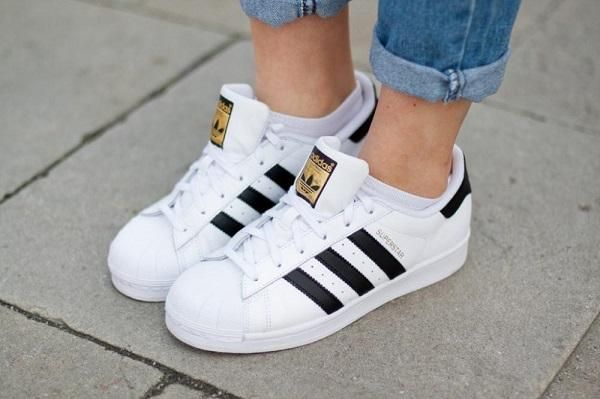 Giá bán giày Adidas Superstar và 7 cách nhận biết hàng chính hãng rất đơn giản