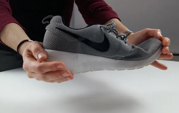 8 cách phân biệt giày Nike thật giả chuẩn xác trong 3 phút
