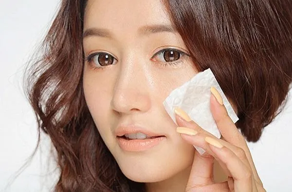 [HỎI ĐÁP] Không makeup và chỉ ở nhà có thực sự cần tẩy trang không?