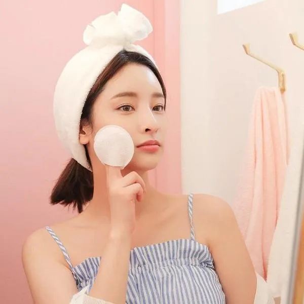 [HỎI ĐÁP] Không makeup và chỉ ở nhà có thực sự cần tẩy trang không?