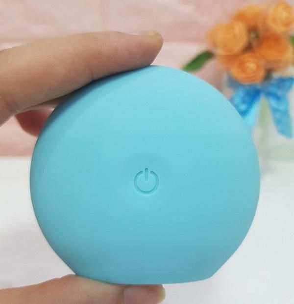 Máy rửa mặt Foreo Luna Play Plus vừa tốt vừa giá cả cạnh tranh định phải mua dùng