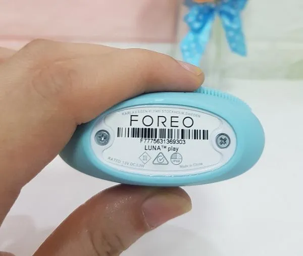 Máy rửa mặt Foreo Luna Play Plus vừa tốt vừa giá cả cạnh tranh định phải mua dùng