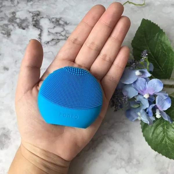 So sánh review máy rửa mặt Foreo Mini 3 và Foreo Play Plus