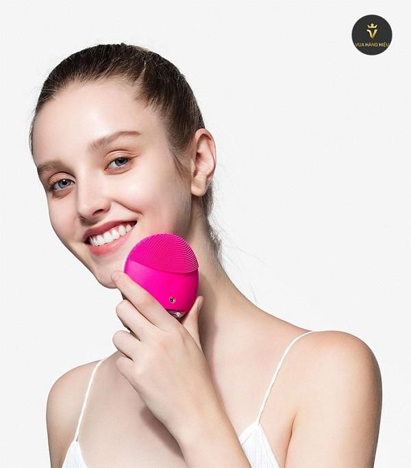 So sánh review máy rửa mặt Foreo Mini 3 và Foreo Play Plus