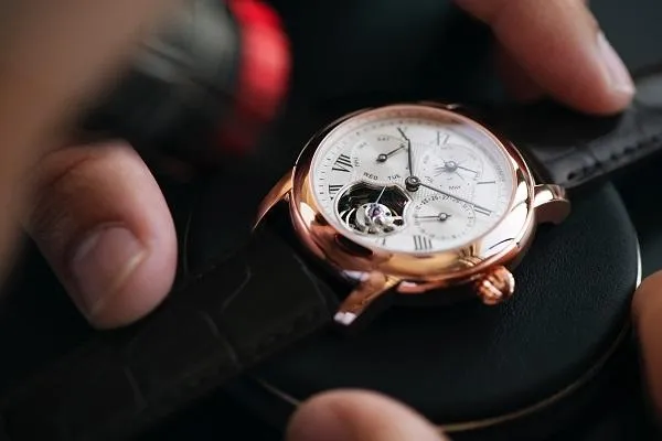 Top 25+ mẫu đồng hồ Frederique Constant 