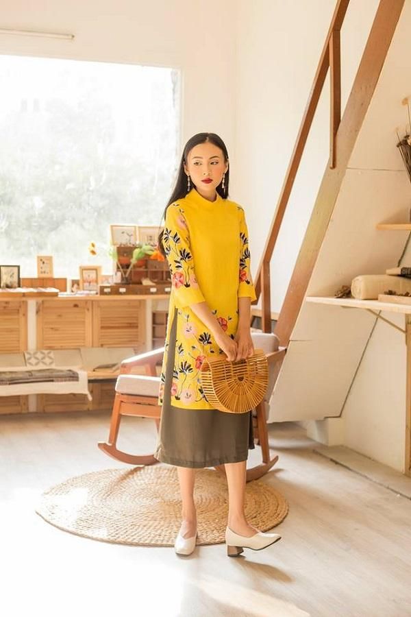 Áo dài cách tân mặc với quần gì cho nàng rực rỡ xuống phố