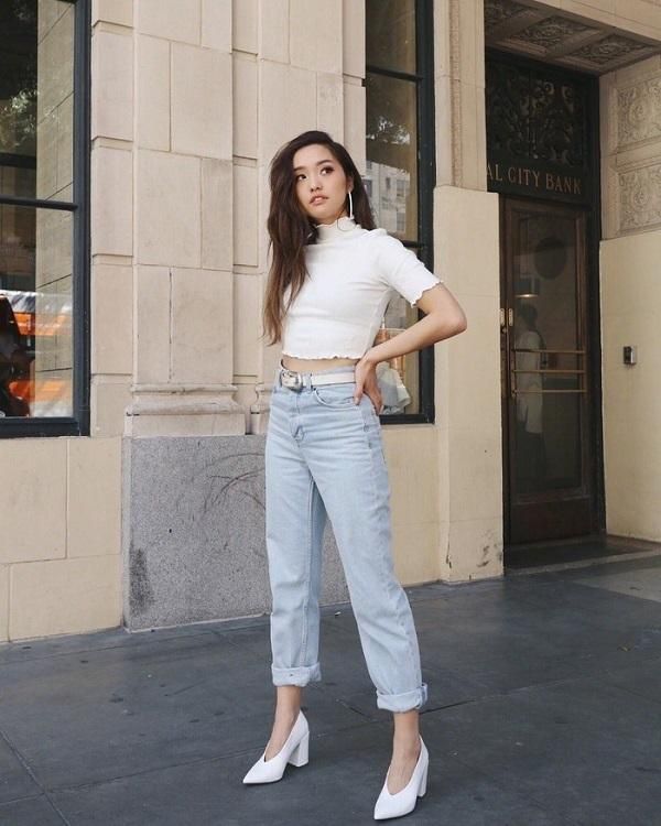 Biến tấu quần jean áo thun mang giày gì để bắt kịp xu hướng thời trang trendy
