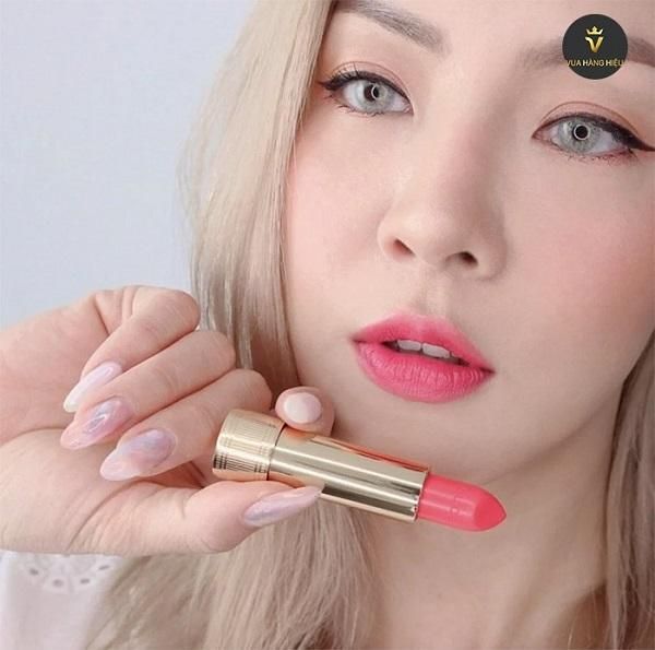Review các màu Son Gucci Rouge À Lèvres Satin Lipstick vô cùng đẹp mua nhiều hiện nay