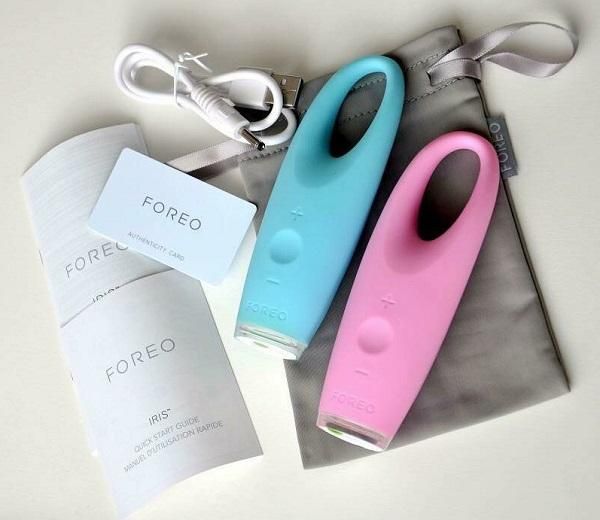 Review chi tiết máy massage mắt Foreo Iris xóa tan vết nhăn và bọng mắt