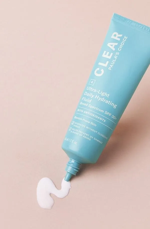 Review top 7 kem chống nắng SPF 30 dùng cho da dầu mụn nhạy cảm