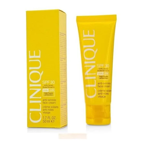 Review top 7 kem chống nắng SPF 30 dùng cho da dầu mụn nhạy cảm
