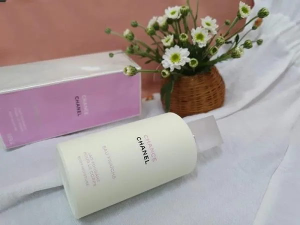 Review dưỡng thể nước hoa Chanel và cách dùng đúng uy tín - 10