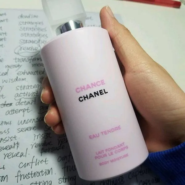 Review dưỡng thể nước hoa Chanel và cách dùng đúng uy tín - 7