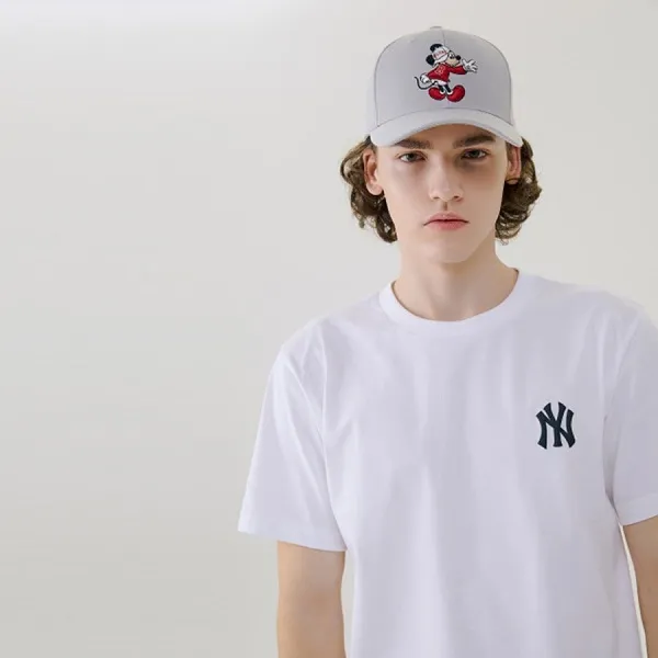 Giá áo phông MLB chính hãng trendy năm nay và địa chỉ mua hàng uy tín - 3